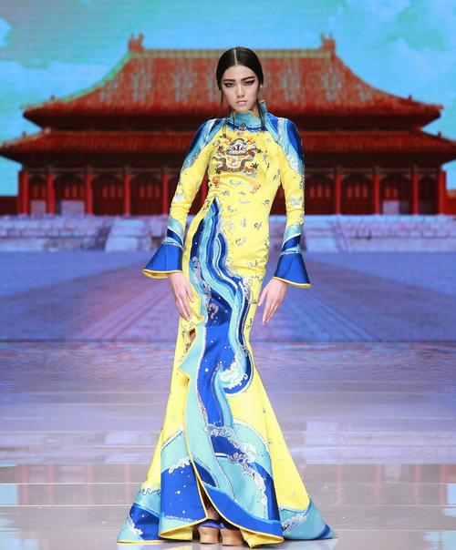 雍容华贵的华服旗袍图片